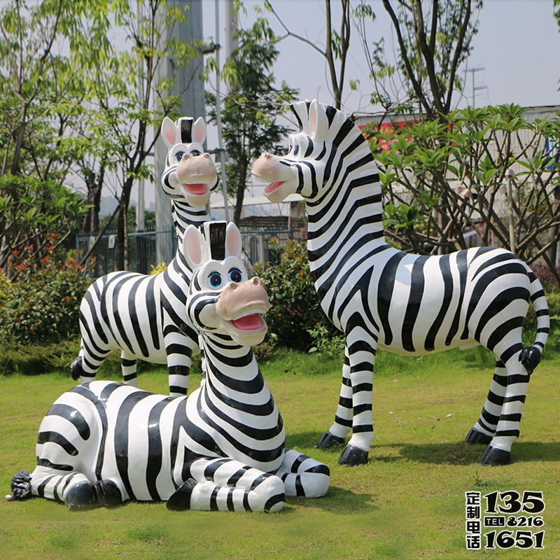 公園草坪玻璃鋼彩繪卡通童趣創(chuàng)意斑馬雕塑 公園草坪玻璃鋼彩繪卡通童趣創(chuàng)意斑馬雕塑
