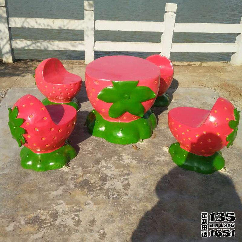 游樂場(chǎng)擺放水果草莓組合桌椅玻璃鋼休閑座椅 游樂場(chǎng)擺放水果草莓組合桌椅玻璃鋼休閑座椅