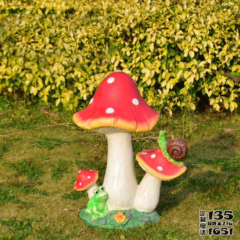 戶外草坪玻璃鋼卡通創(chuàng)意蘑菇雕塑 戶外草坪玻璃鋼卡通創(chuàng)意蘑菇雕塑