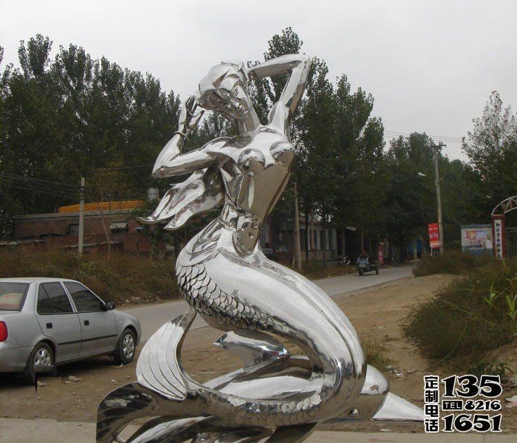 公園里擺放的抱頭的玻璃鋼噴漆美人魚雕塑 公園里擺放的抱頭的玻璃鋼噴漆美人魚雕塑