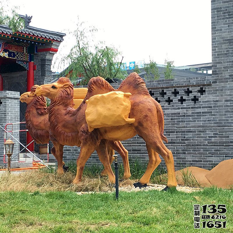 景區(qū)玻璃鋼仿真動物駱駝雕塑 景區(qū)玻璃鋼仿真動物駱駝雕塑
