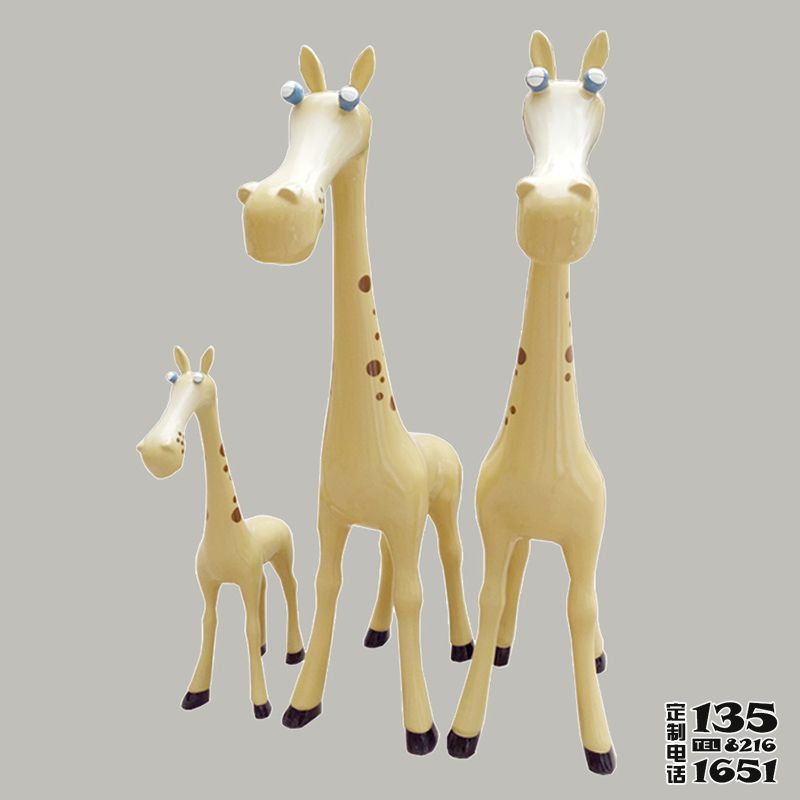 游樂場玻璃鋼卡通長頸鹿雕塑 游樂場玻璃鋼卡通長頸鹿雕塑