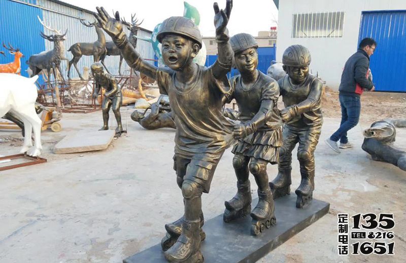 公園小區(qū)擺放滑旱冰兒童人物玻璃鋼仿銅雕塑 公園小區(qū)擺放滑旱冰兒童人物玻璃鋼仿銅雕塑