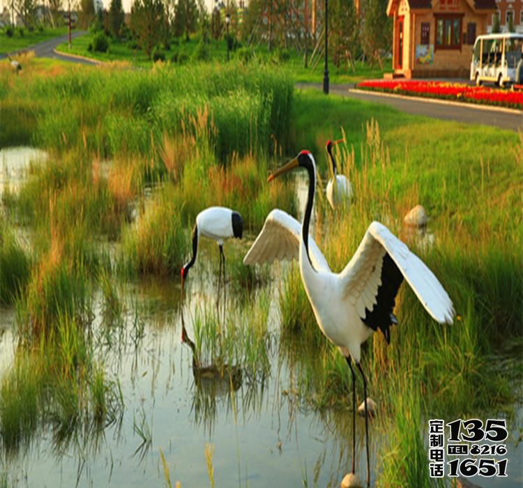 田園池塘玻璃鋼仿真動物仙鶴雕塑 田園池塘玻璃鋼仿真動物仙鶴雕塑