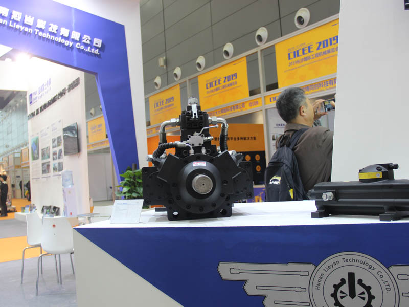 巖石劈裂機廠家  巖石劈裂機廠家